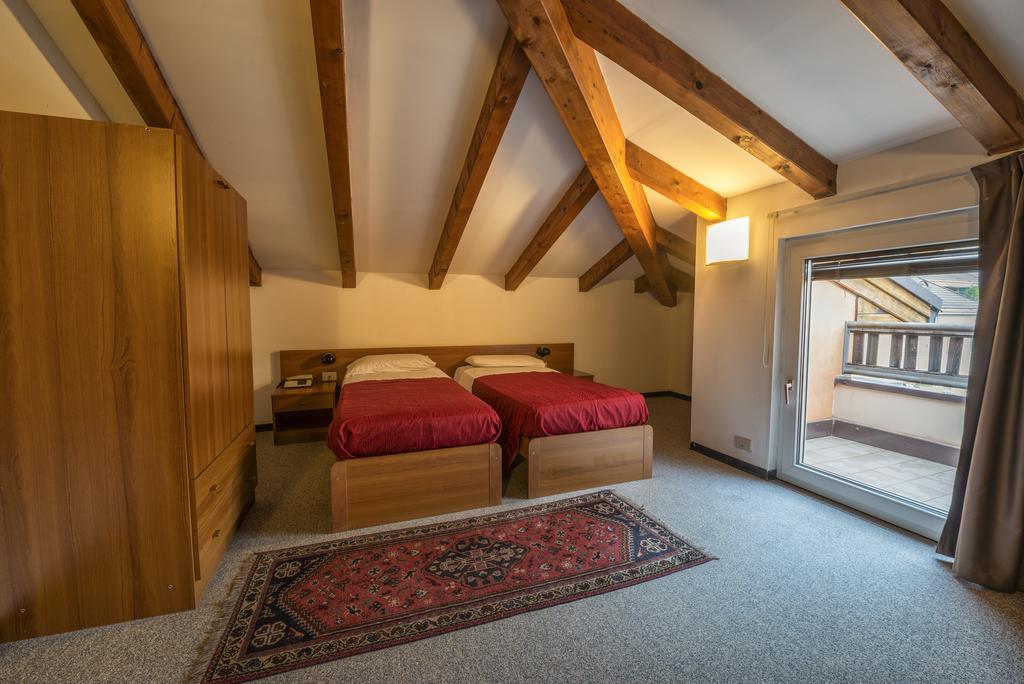 Hotel Drago Mezzocorona Ruang foto