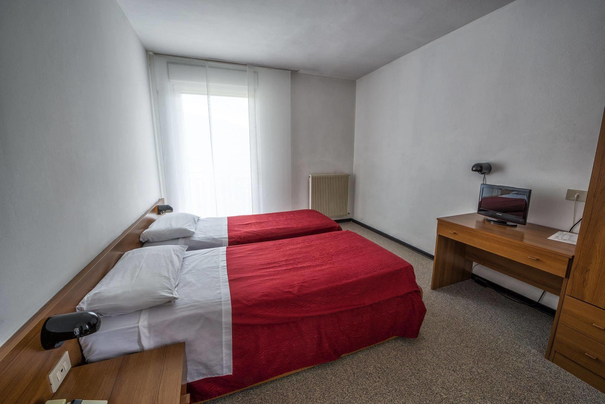 Hotel Drago Mezzocorona Bagian luar foto